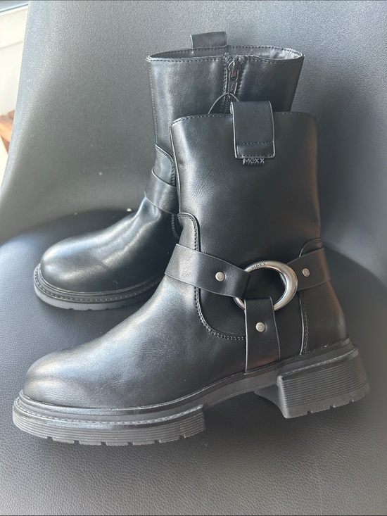 Mexx Shoes - NWT 🆕 Mexx Women’s Black Leather Harness Ring Combat Boots size 7